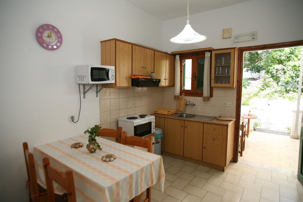Alex-Giannis Apartments, Barbati Rum bild